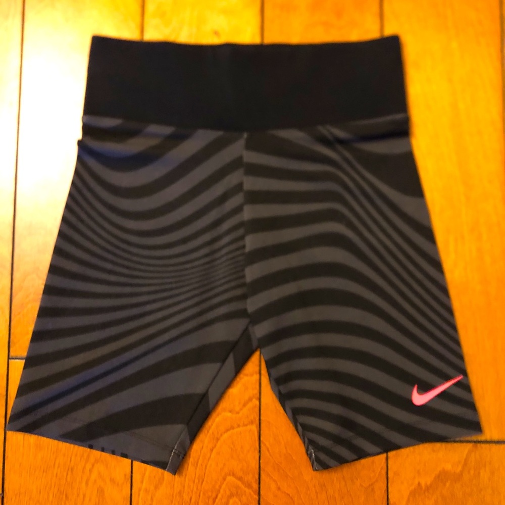 Nike Grey and Black Fitted Short, Size S